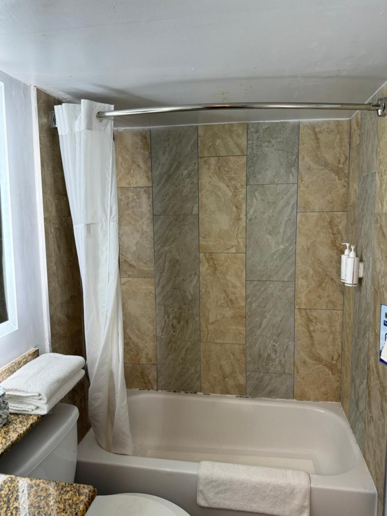 Atlantic Inn Вирджиния-Бич Экстерьер фото